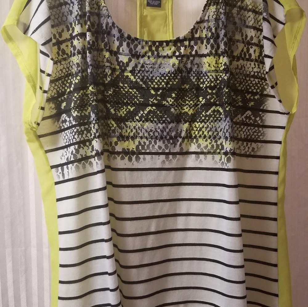 Blouse, snakeskin pattern, sheer back